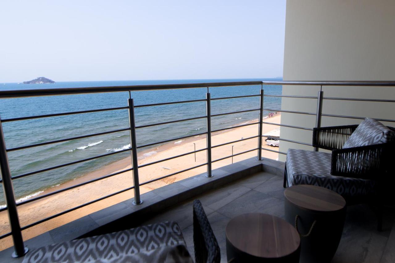 Sunbird Waterfront Hotel Salima Exterior photo