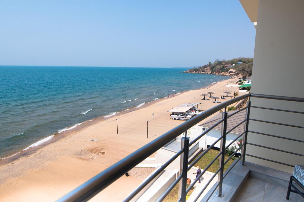 Sunbird Waterfront Hotel Salima Exterior photo